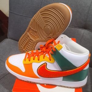 Nike Dunk High Retro "Chenille Swoosh" nwb